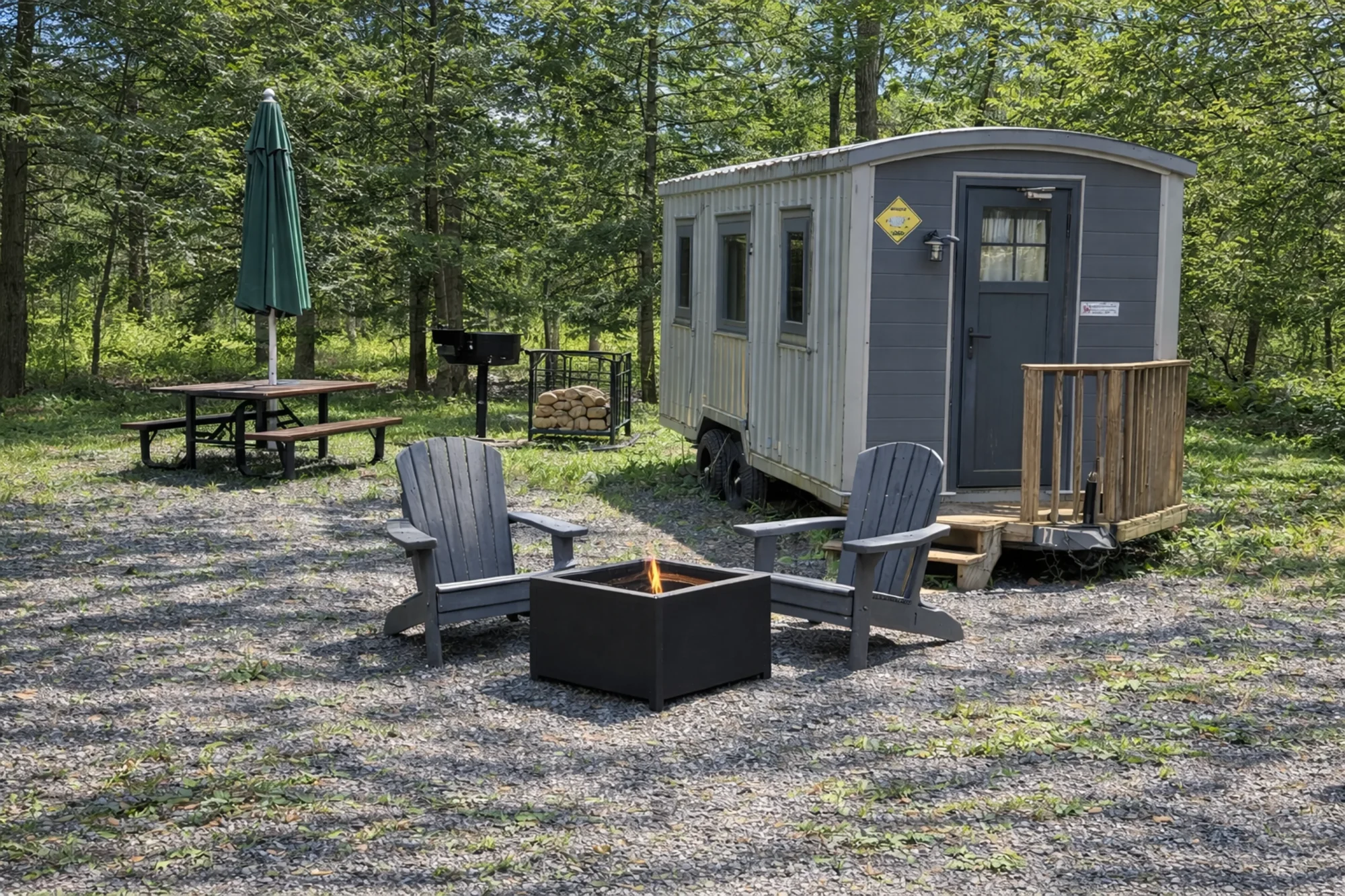 Raccoon Xing cabin and private fire pit among the trees